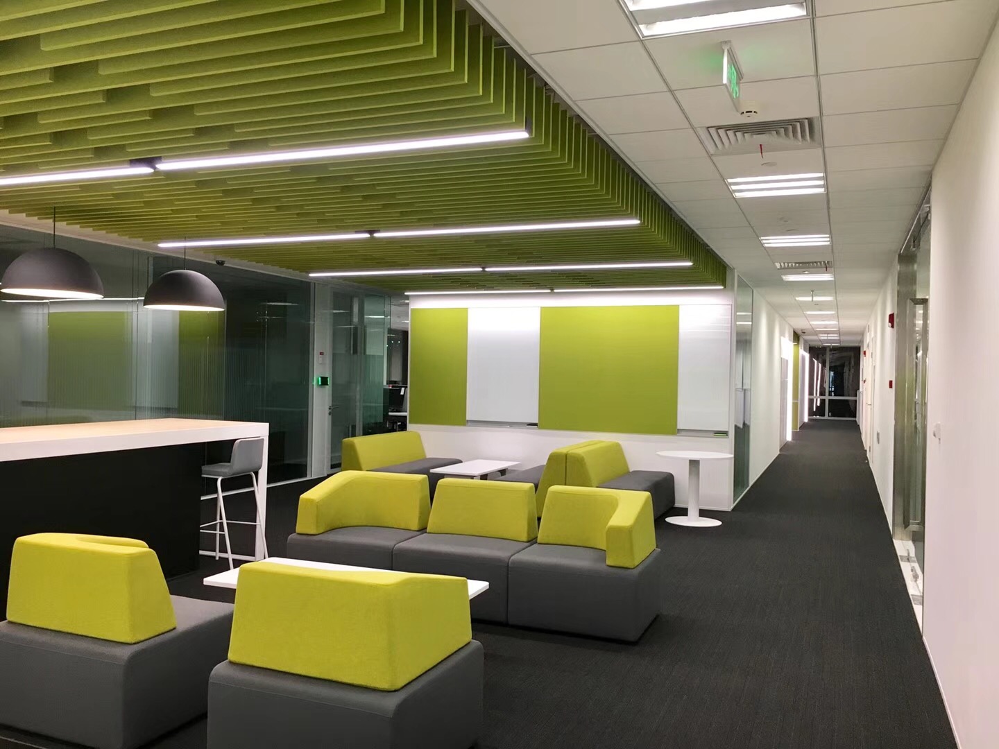 سقف في المكتب